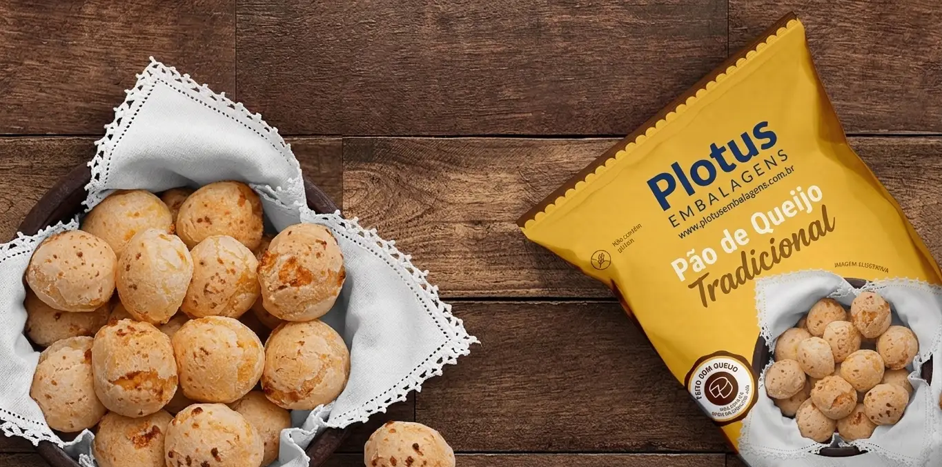 Pão de queijo crocante no freezer, irresistível no forno: embalagens Plotus em PEBD, PP e PEAD que protegem, brilham e vendem mais!